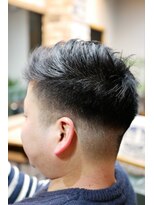 ラヴィーヘアーワークス(LAVIE hair works)&nbsp;バーバーカット＋サイドバングスタイル