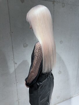 ヴィヴィー 福岡天神店(VIVIE) ツヤツヤ！ホワイトカラー！