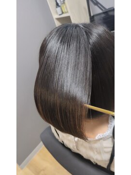 スリーク バイ ロイ 円町本店(sleek by roy) ツヤツヤ髪質改善トリートメント