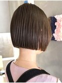 大人可愛い前下がりショートボブ小顔カット透明感カラー丸みボブ