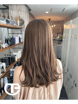 トゥーミー(to mee) シルキーベージュ♪【新田】