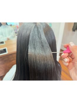 髪質に悩むスタッフ選りすぐりのトリートメントで毛先までうるツヤに♪