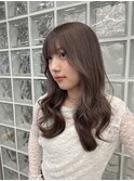 切りっぱなしボブヘーゼルグレージュミディアムレイヤー