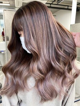 レディアル 大宮(REDEAL)の写真/触れるたび自信が宿る。ハイダメージ毛も滑らかに導く、計算された補修プログラムで上質な手触りに[大宮]