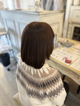 ハグエヴェック(HUG AVEC) 顔周りレイヤーボブカット×8Lvマロンベージュ