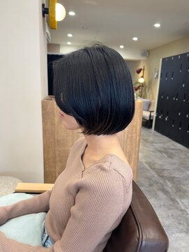 ソルバイシーループユナイテッド(soru by C-LOOP UNITED) 大人美人丸みショートボブ白髪ぼかしハイライト川崎20代30代40代