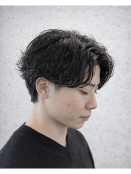 Yula 中野店/メンズ/men'sパーマ/髪質改善の写真/第一印象を格上げする清潔感。幅広い年代に合うよう計算されたヘアでON/OFFを自在に[メンズ/髪質改善/中野]