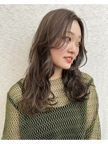 ハル ヘアスタジオ(haRu hair studio)&nbsp;オリーブベージュ×カジュアルロングヘア