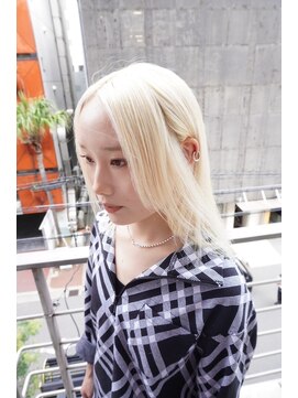 シィーム(cime) 抜きっぱなしのホワイトカラー