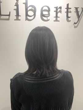 リバティ 吉祥寺(Liberty) 酸性ストレート×外ハネスタイル
