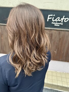 フィアート ヘアドレッシング サロン(Fiato Hairdressing Salon) グラデーションカラー/ハイライトカラー