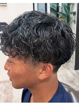 パインの写真/メンズヘアカットやスパイラルパーマで新たな自分を発見！心地よい空間で、あなたの理想を叶えましょう！