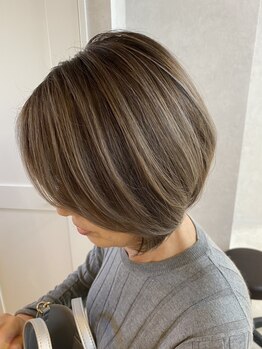 デビュウ(D-bew)の写真/【太宰府/水城】白髪ぼかしやハイライトなど白髪を活かしたデザインカラーをご提案♪いつもと違う自分に☆