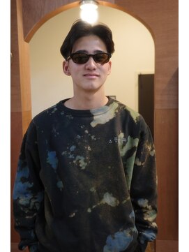 エディ(Edy) メンズセンターパートフェザーパーマ刈り上げ眉カット韓国ヘア