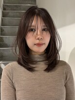 ヨーク(YOKE) レイヤーカットミディアムレイヤーダブルカラーピンクブラウン