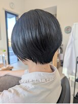 オーオ(OOO) 前下がりショート
