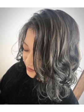 ヘアー リラクゼーション アンヴィ(Hair Relaxation anvi) 透明感抜群♪プラチナアッシュ