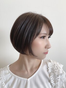 ラ ブレス なんばスカイオ(LaBless) 30代・40代大人かわいい小顔ワンサイドショートボブ黒髪前下がり