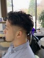 チリン(Chillin) 男性のお客様も多くご来店されます。フェードカットは得意です。