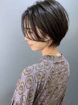 ラウンジ モリオ イケブクロ(Lounge MORIO Ikebukuro) 【morio池袋】大人かわいい長めのセンターパートショートヘア♪