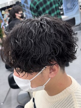 オーバルバイアピッシュ(OVARL by apish) 波巻きパーマ @ruka___apish/ツイストパーマメンズ/ウザバング