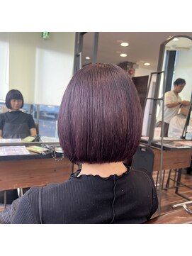 マンプス 深みのあるパープルカラー ボブ