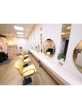 お客様とのご縁や繋がりを大切にのびのび過ごせるお店づくりをしています＊アットホームな空間が魅力◇