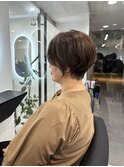 癖毛でも収まるショートヘア