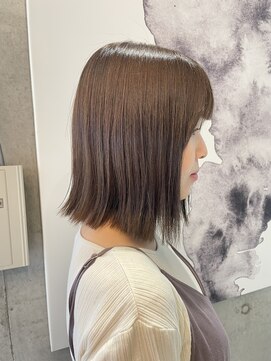 バロンフェム(baLon.fem) 【お客様スタイル】切りっぱなしボブ×アッシュベージュ