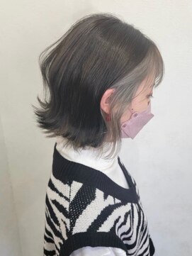 トーン(TONE) ボブ×シルバーインナーカラー/10代20代30代