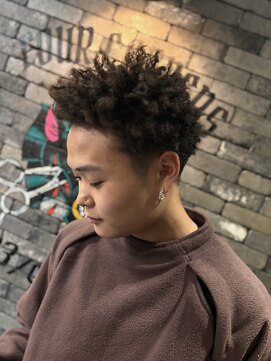 フォーコーナーズカットショップスリーセント 栄(FourCornersCutShop 3/cent) スパイキーアフロ