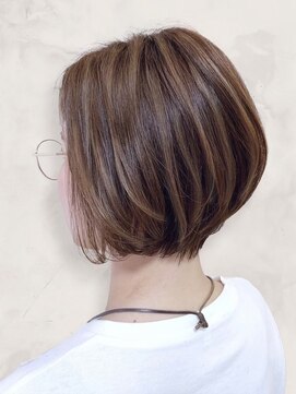 トレフル 東岸和田店(Trefle) 冬カラー白髪ぼかしハイライト小顔ショート×透明感アッシュ