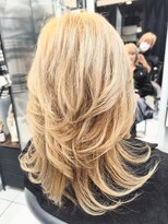 ヘアースタジオ ジェイワン(hair studio J ONE)&nbsp;30代40代50代60代/ゴールドベージュ/ウルフレイヤー/白髪ぼかし