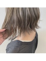 レミー(Remy)&nbsp;シルバーアッシュのボブスタイル