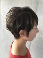 ロカ(Roca) 頭の形が綺麗に見える丸みショート。