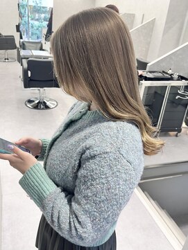 ファイブバイジエクト 堀江(FIVE by The Ect) ミルクティーグレージュ