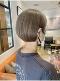 ミニボブ×ベージュ