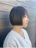 切りっぱなしショートボブ