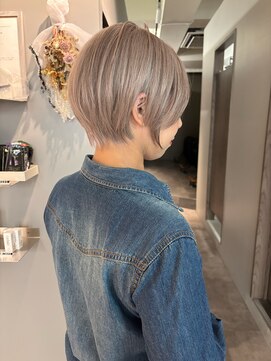 ポノ(po_no) ハイトーンショートカットミルクティーグレージュ