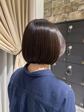 ツヤっとまとまるボブスタイル