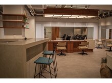 メンズカラー ウォルト 名駅店(walt)の雰囲気（受付[カラー/ケアブリーチ/ハイライト/黒染め/白髪染め/メンズ]）