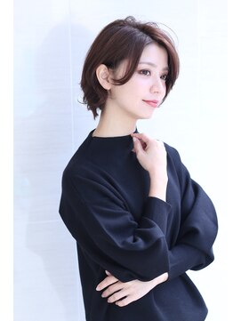 オーロ 緑地公園店(ORO) どの角度からも小顔に見えるかき上げショートボブ