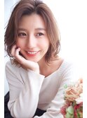 大人可愛い20代30代40代前下がりミディアムボブ丸みミディ