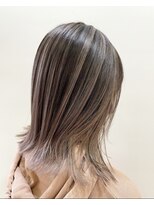 イト(ito.)&nbsp;外国人風バレイヤージュボブ_くびれヘア_メルティカラー