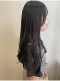 くすみカラーが可愛いロングヘア