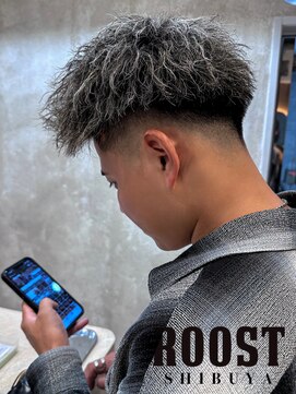 ルースト 渋谷店(ROOST) ソフトツイスト×ホワイトハイライト