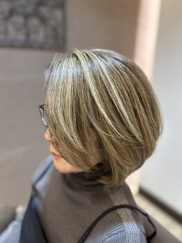 サロン ド ルーク(salon de LHOOQ)の写真/『白髪を活かしたカラー』『ハイライトを入れた白髪ぼかしカラー』で、大人女性の魅力を引き出します!