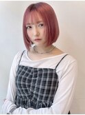 ピンクカラー レイヤーボブ 前髪あり ブリーチ ダブルカラー