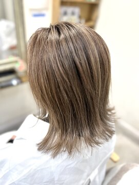 ヘアーアンドメイク ドレス(DRESS) 繰り返しの白髪ぼかしハイライト