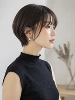 ウィールール 手稲店(WE RULE) 20代・30代 黒髪艶サイドバングくびれショート×髪質改善